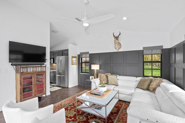 3510 Embassy Drive, West Palm Beach, FL 33401