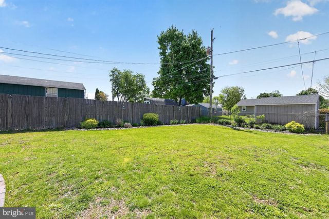 804 RHOADS AVE, Boyertown, PA 19512