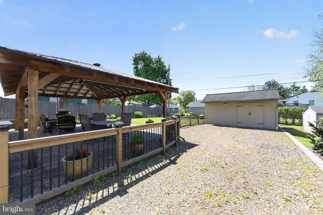804 RHOADS AVE, Boyertown, PA 19512