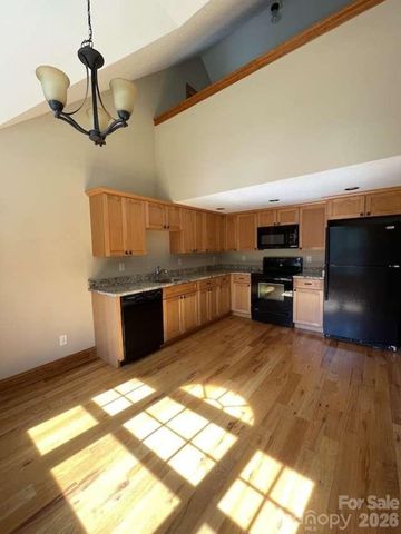 260 Bull Creek Road, Asheville, NC 28805