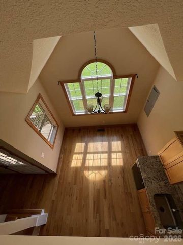 260 Bull Creek Road, Asheville, NC 28805