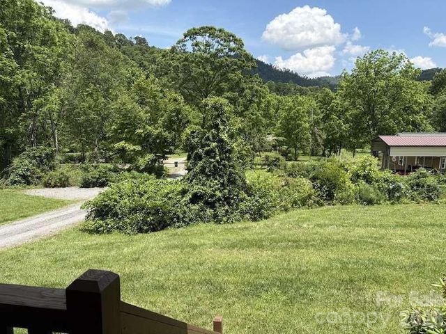 260 Bull Creek Road, Asheville, NC 28805