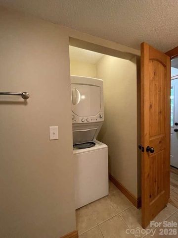 260 Bull Creek Road, Asheville, NC 28805