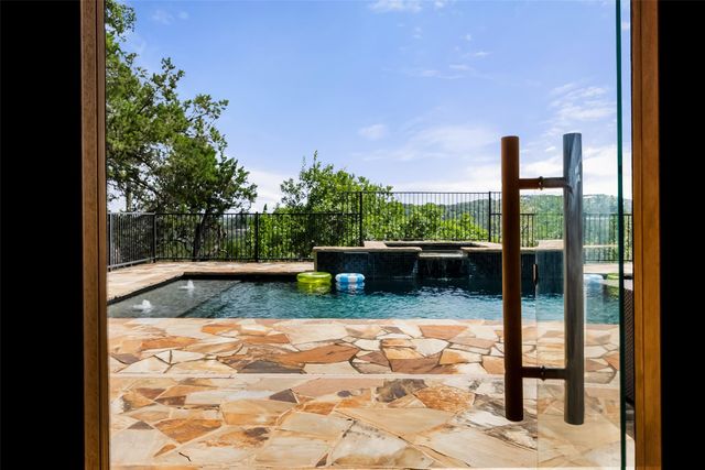411 SKYLINE DR, West Lake Hills, TX 78746