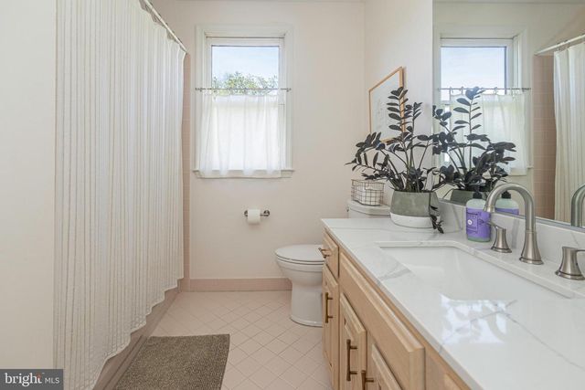 3 WATERWHEEL CT, New Hope, PA 18938