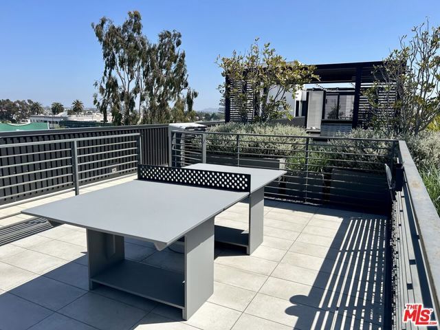 12431 Rochester Avenue 403, Los Angeles, CA 90025