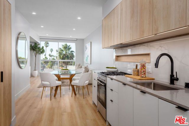 12431 Rochester Avenue 403, Los Angeles, CA 90025