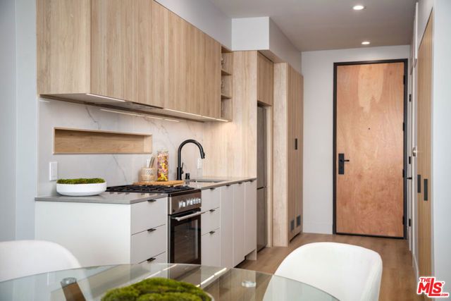 12431 Rochester Avenue 403, Los Angeles, CA 90025