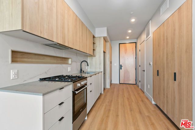 12431 Rochester Avenue 403, Los Angeles, CA 90025
