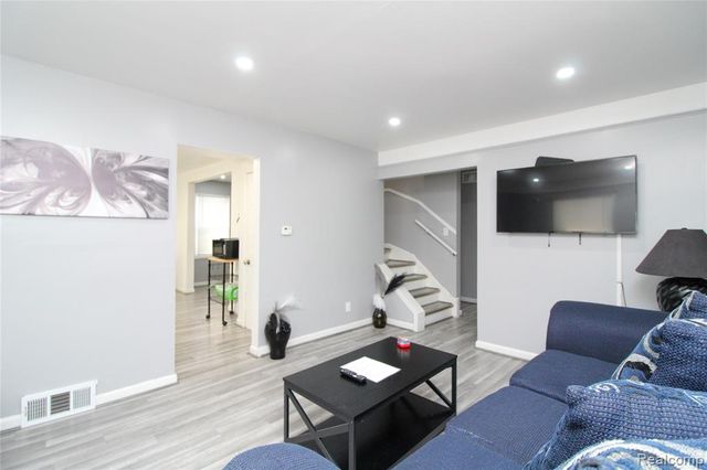 16021 Tacoma Street, Detroit, MI 48205