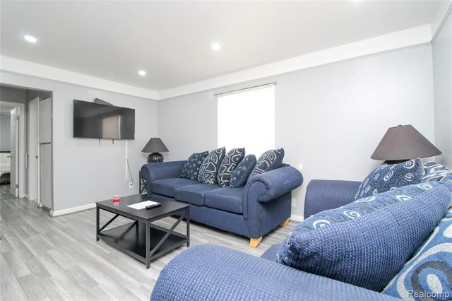 16021 Tacoma Street, Detroit, MI 48205