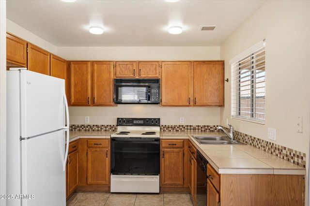 3114 W ABRAHAM Lane, Phoenix, AZ 85027