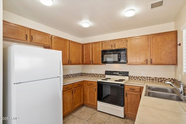 3114 W ABRAHAM Lane, Phoenix, AZ 85027