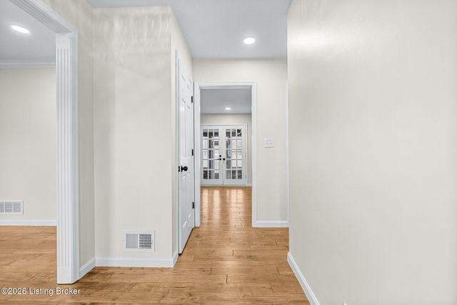 10617 Bracken Branch Ct, Louisville, KY 40223