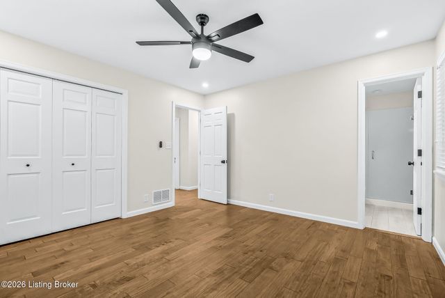 10617 Bracken Branch Ct, Louisville, KY 40223