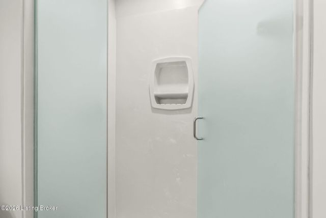 10617 Bracken Branch Ct, Louisville, KY 40223