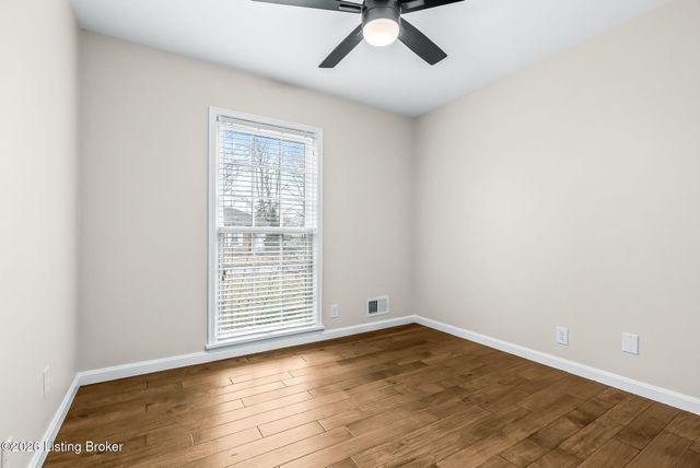 10617 Bracken Branch Ct, Louisville, KY 40223