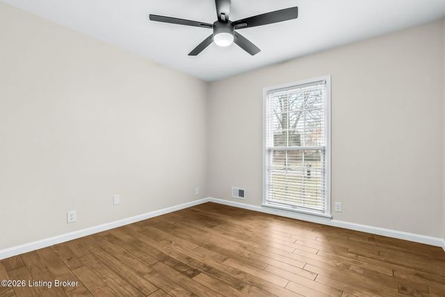 10617 Bracken Branch Ct, Louisville, KY 40223