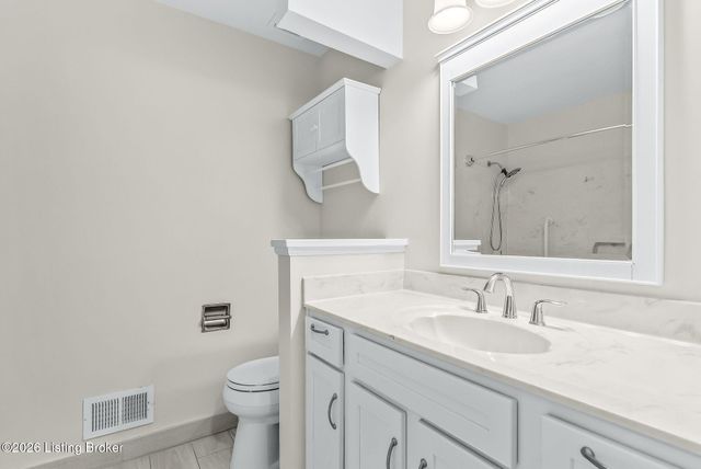 10617 Bracken Branch Ct, Louisville, KY 40223