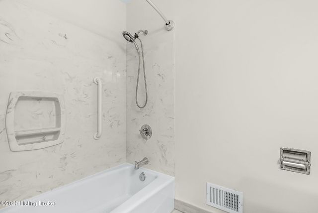 10617 Bracken Branch Ct, Louisville, KY 40223