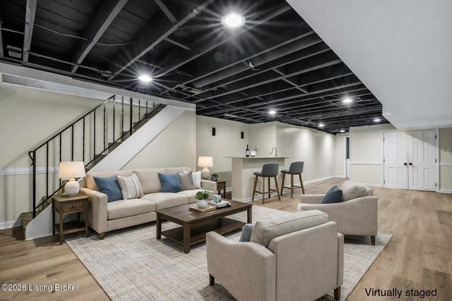 10617 Bracken Branch Ct, Louisville, KY 40223