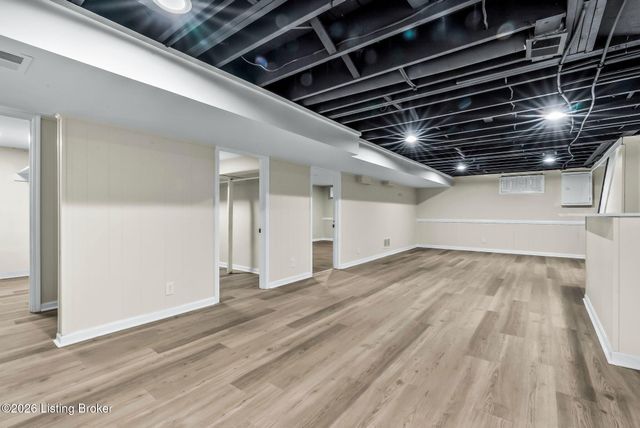 10617 Bracken Branch Ct, Louisville, KY 40223