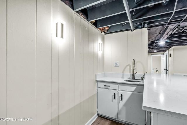 10617 Bracken Branch Ct, Louisville, KY 40223