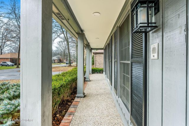 10617 Bracken Branch Ct, Louisville, KY 40223