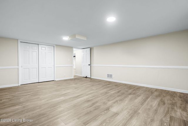 10617 Bracken Branch Ct, Louisville, KY 40223