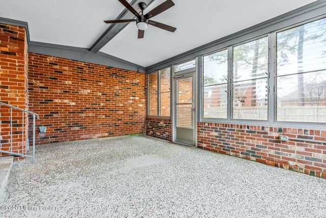 10617 Bracken Branch Ct, Louisville, KY 40223