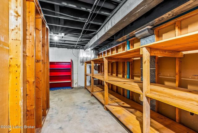 10617 Bracken Branch Ct, Louisville, KY 40223