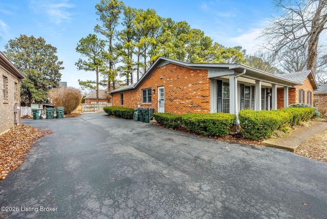 10617 Bracken Branch Ct, Louisville, KY 40223