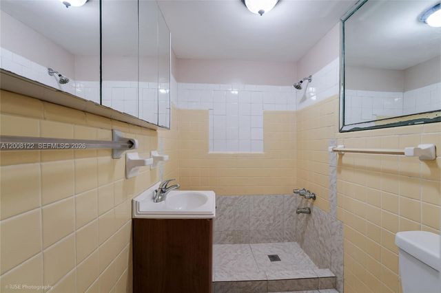 166 E 17th St, Hialeah, FL 33010