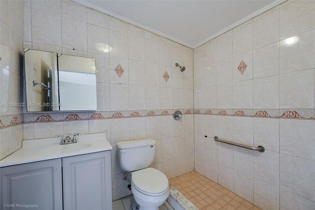 166 E 17th St, Hialeah, FL 33010