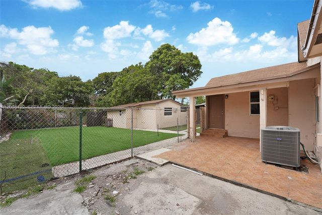 166 E 17th St, Hialeah, FL 33010