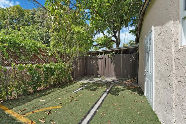 166 E 17th St, Hialeah, FL 33010