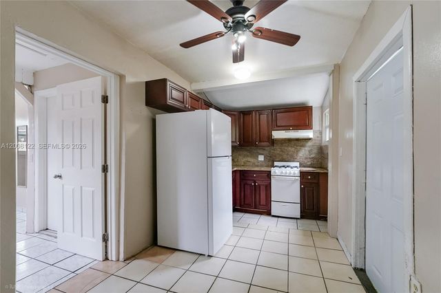 166 E 17th St, Hialeah, FL 33010