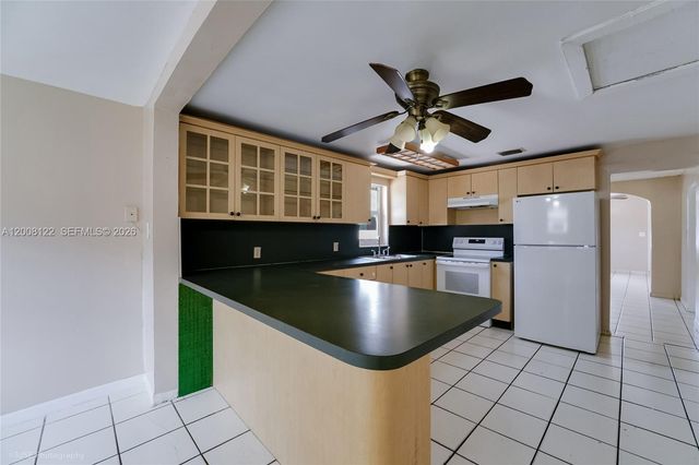 166 E 17th St, Hialeah, FL 33010