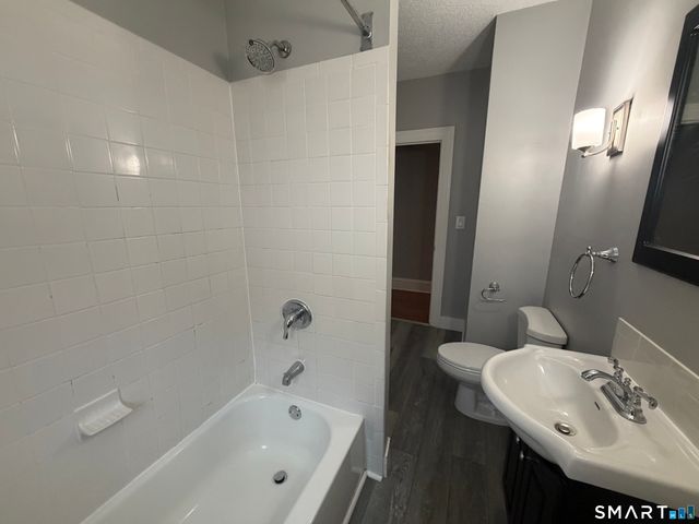 800 Farmington Avenue 5, West Hartford, CT 06119