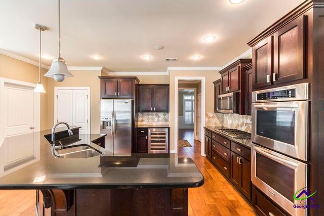 203 Avondale Circle, Warner Robins, GA 31088