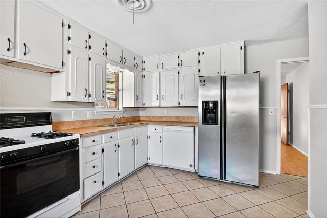 508 N Jordan Street, Whitesboro, TX 76273