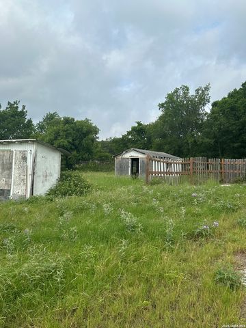 9 Sky Line Dr, Comfort, TX 78013