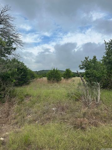 9 Sky Line Dr, Comfort, TX 78013
