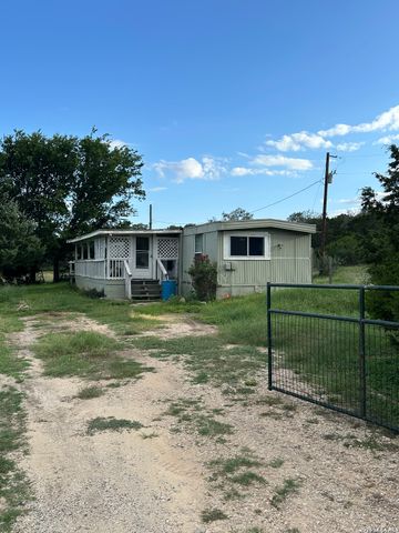 9 Sky Line Dr, Comfort, TX 78013