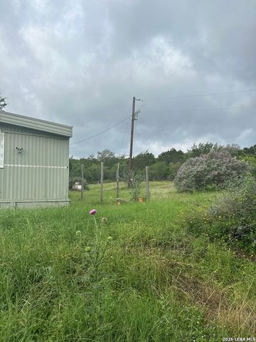 9 Sky Line Dr, Comfort, TX 78013