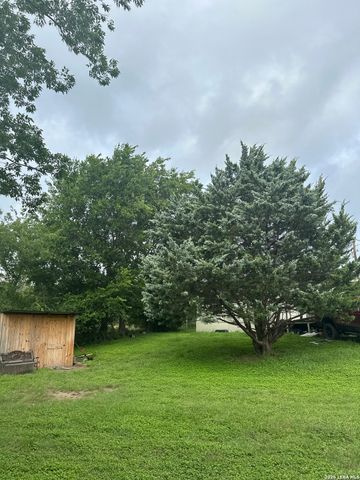 9 Sky Line Dr, Comfort, TX 78013