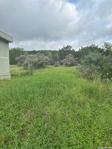 9 Sky Line Dr, Comfort, TX 78013