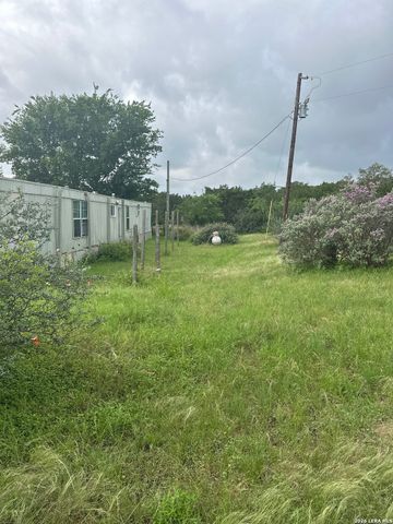 9 Sky Line Dr, Comfort, TX 78013