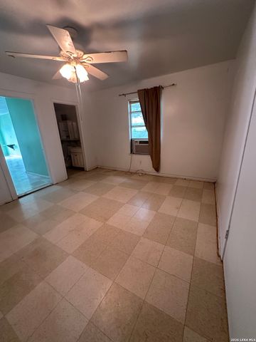 9 Sky Line Dr, Comfort, TX 78013