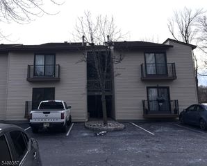 314 Spruce Hills Dr, Glen Gardner Boro, NJ 08826